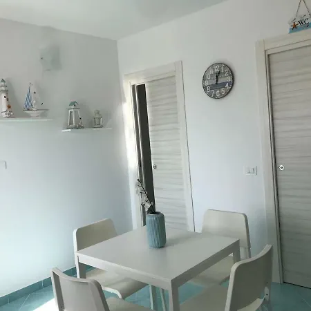 La Casa Di Fronte La Di *